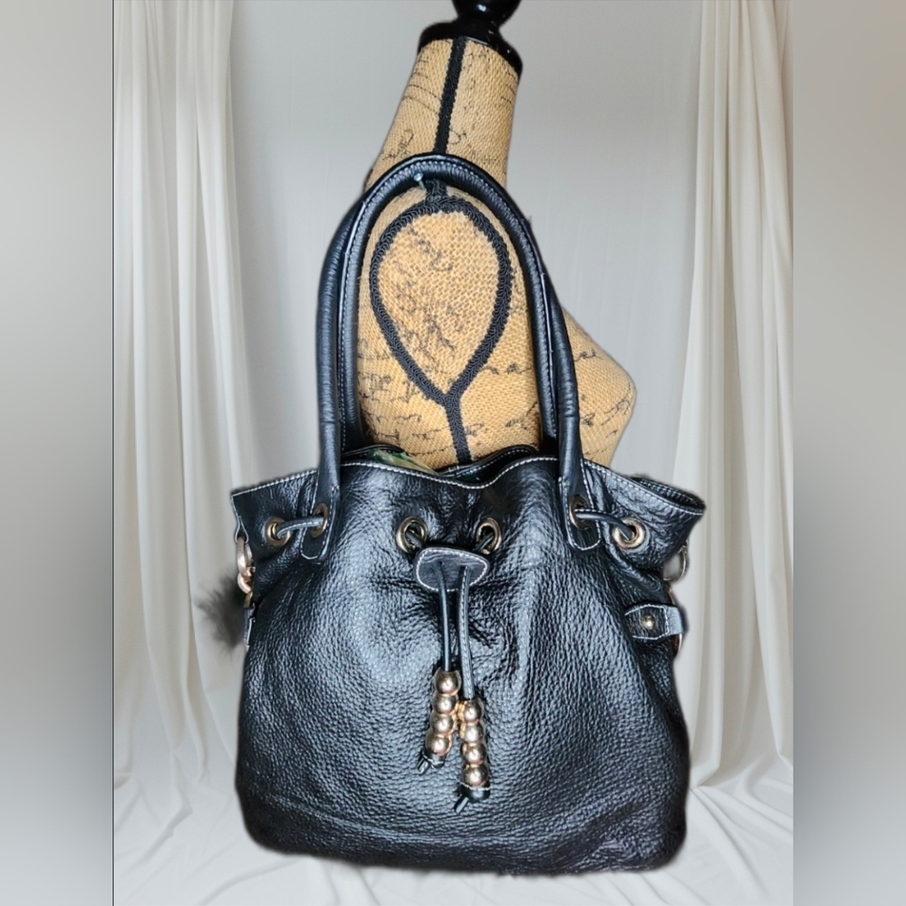 Charles David Black Leather Shoulder/Hobo Bag With A Drawstring Closure - Picture 13 of 15